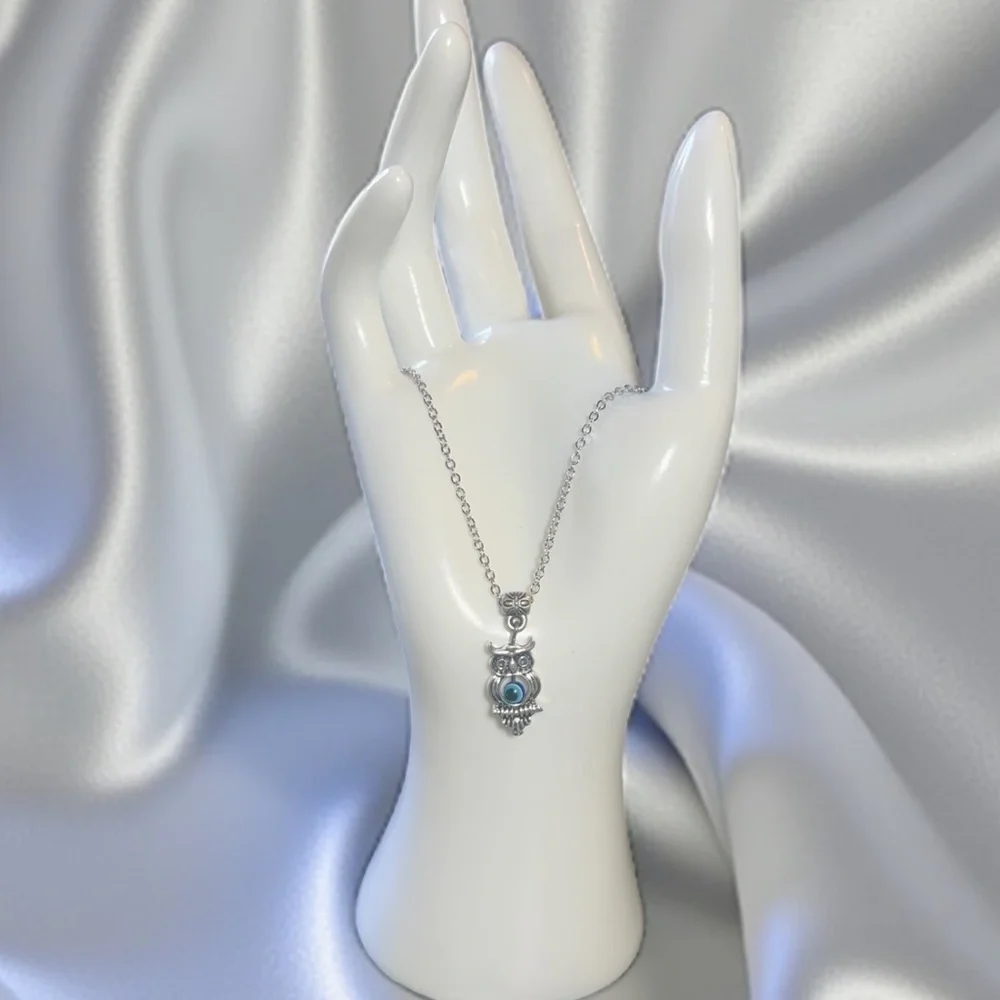 Beautiful Silver Tone Nazar Owl Pendant Necklace - NWOT
